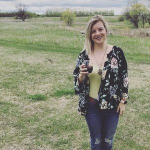 Follow me on Instagram! @erin_sidehussle